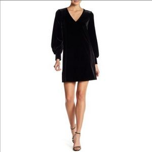 1.State black velvet v-neck dress 2728.
